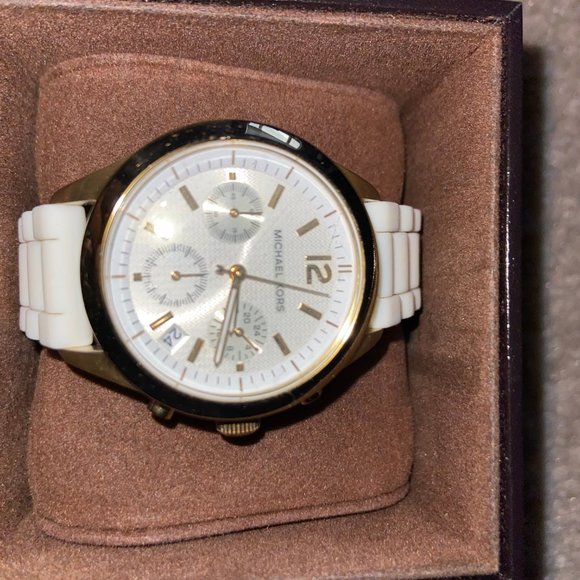 Michael Kors Watch - Picture 2 of 4